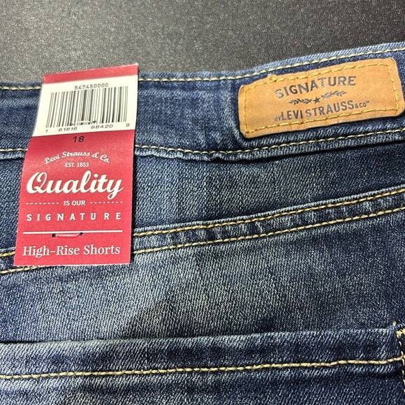 Levi Strauss Signature high-rise, five pocket, Belt loop,super stretchy sexy fit - Picture 7 of 12